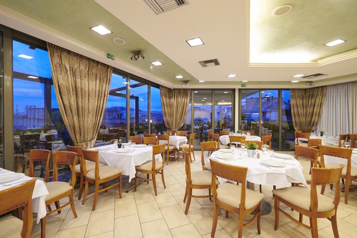 Golden City Hotel