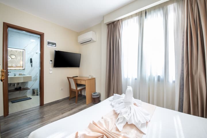 Golden City Hotel