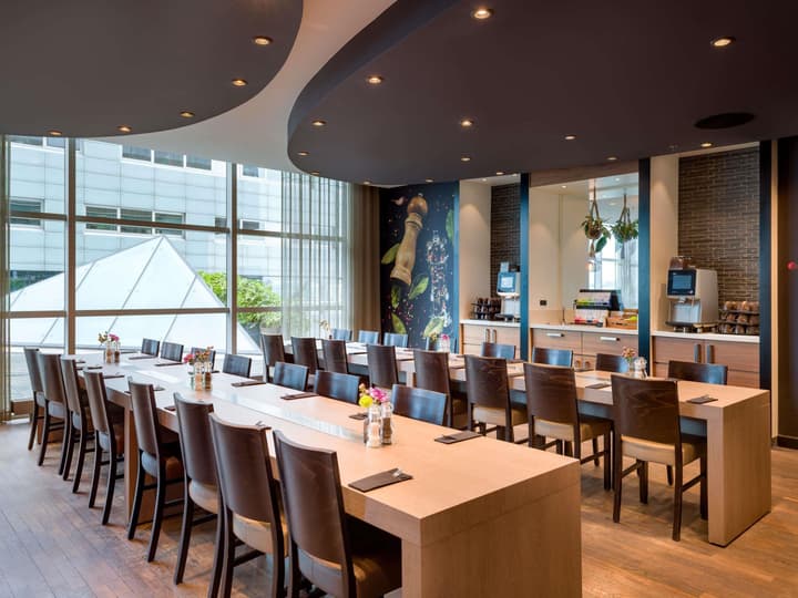Mövenpick Hotel Amsterdam City Centre