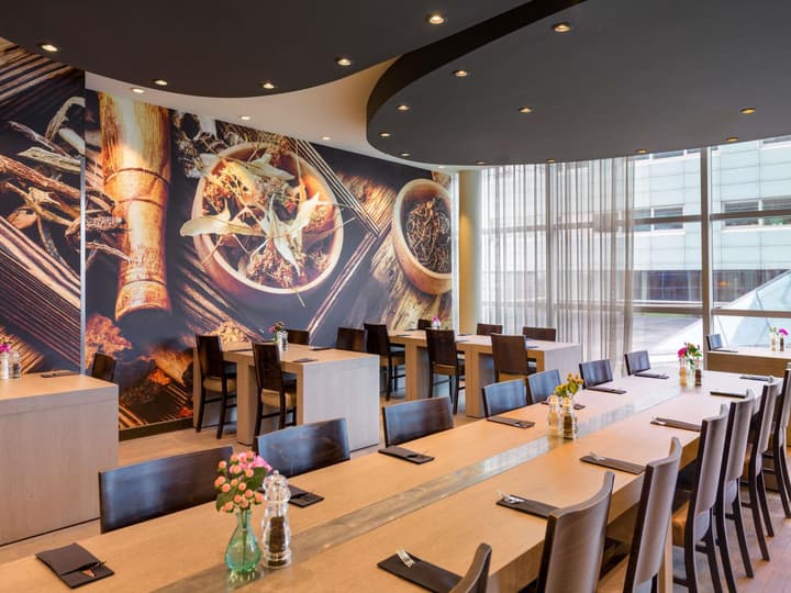 Mövenpick Hotel Amsterdam City Centre