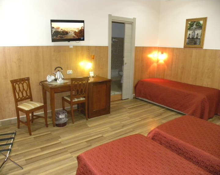Hotel Tonic