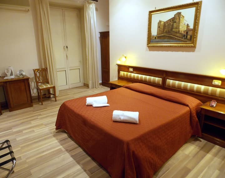 Hotel Tonic