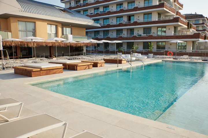 DWO Sirius -Adults Only