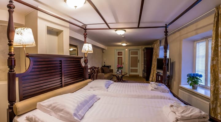 CRU Hotel