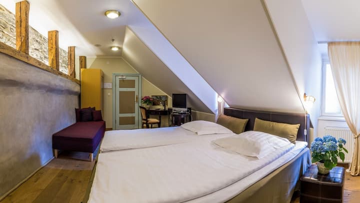 CRU Hotel