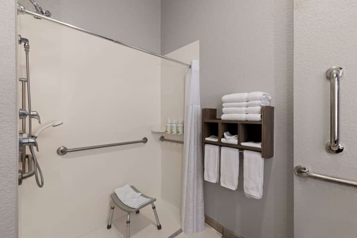 La Quinta Inn and Suites by Wyndham at WaTiki Waterpark