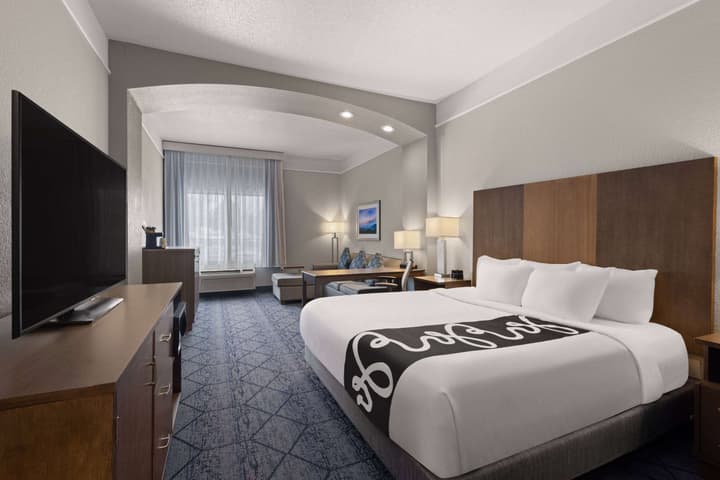 La Quinta Inn and Suites by Wyndham at WaTiki Waterpark
