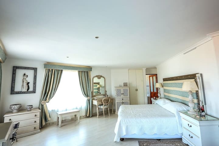 Misty Waves Boutique Hotel