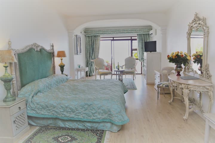 Misty Waves Boutique Hotel
