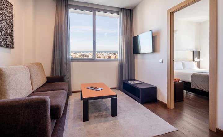 Hotel ILUNION Aqua 4
