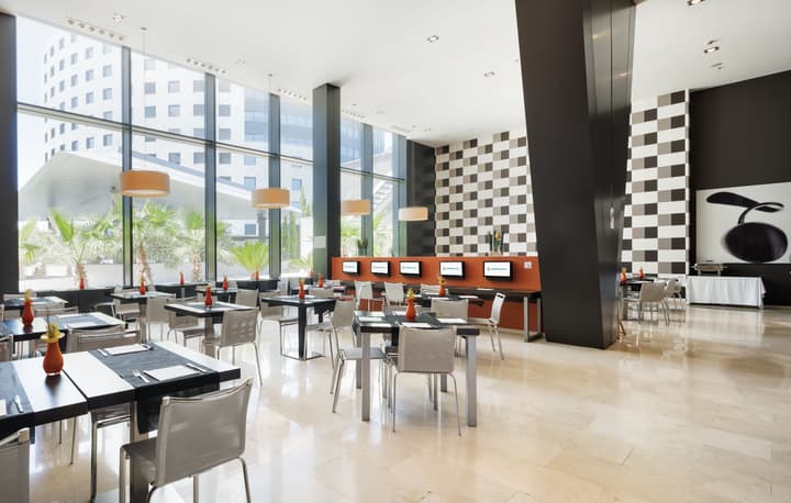 Hotel ILUNION Aqua 3