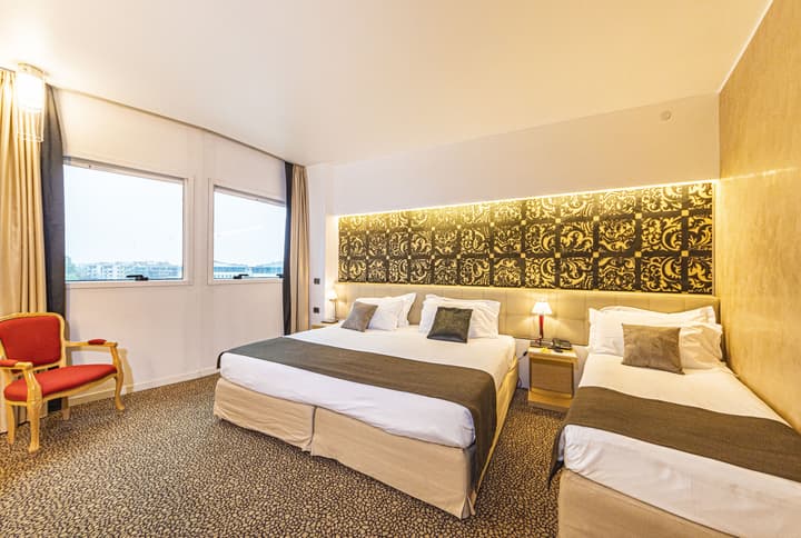 Antony Palace Hotel