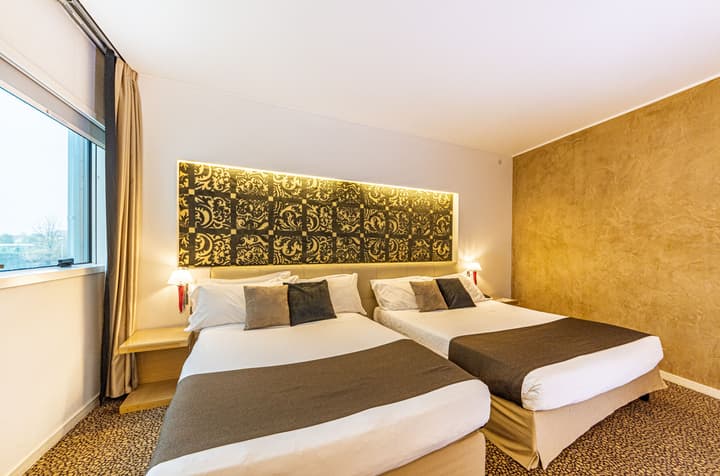 Antony Palace Hotel