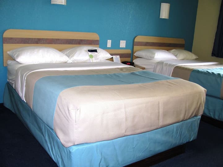 Motel 6 Huntsville, ON