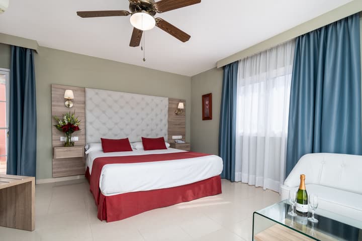 Hotel Los Arcos