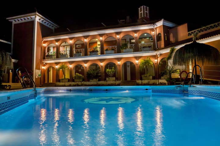 Hotel Los Arcos