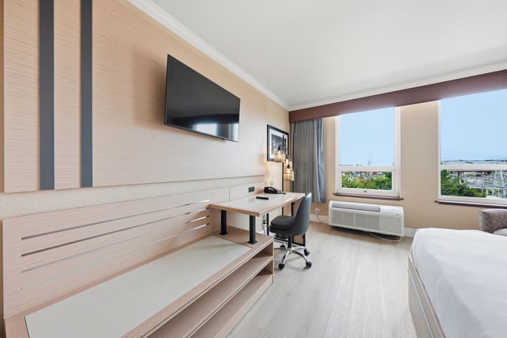 Hotel Executive Suites Newark Liberty Int'l Airport Carteret (EWR)