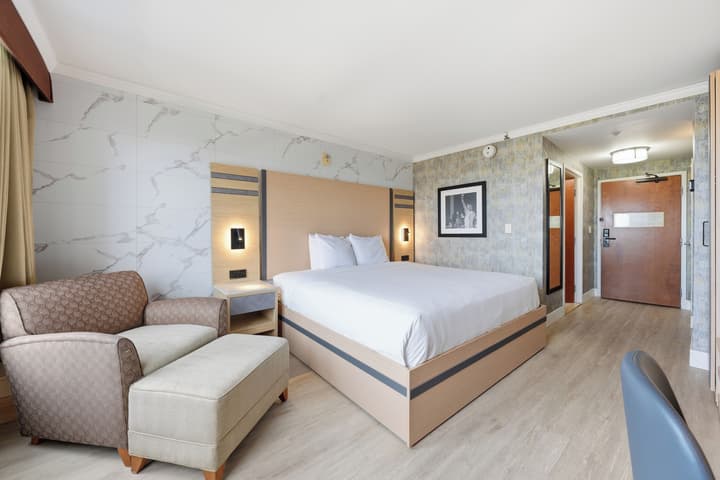 Hotel Executive Suites Newark Liberty Int'l Airport Carteret (EWR)
