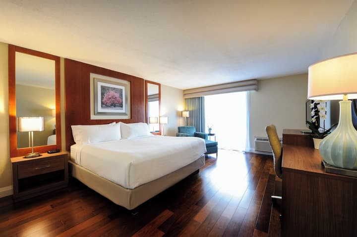 Holiday Inn Niagara Falls - By The Falls by IHG