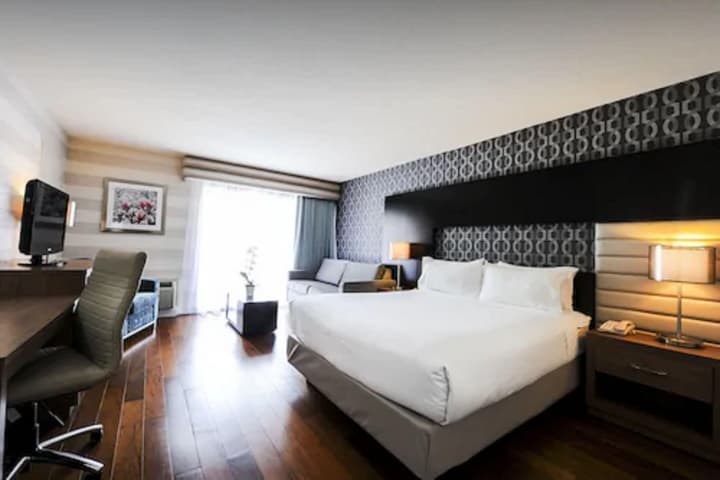 Holiday Inn Niagara Falls - By The Falls by IHG