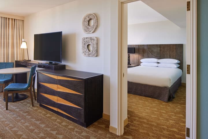 Embassy Suites by Hilton Waikiki Beach Walk