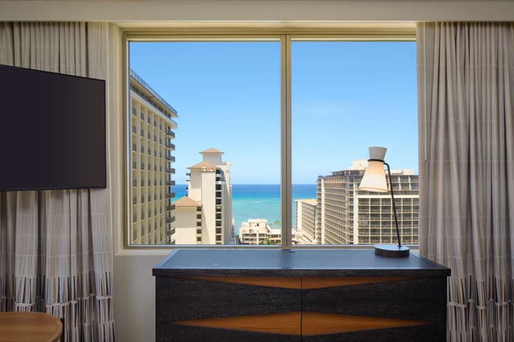 Embassy Suites by Hilton Waikiki Beach Walk