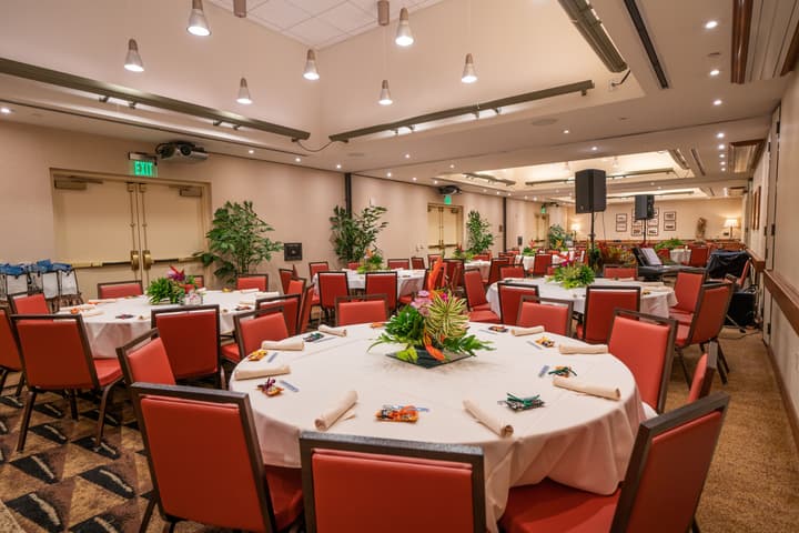 Embassy Suites by Hilton Waikiki Beach Walk
