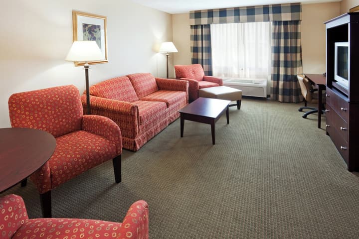 Holiday Inn Express Hotel & Suites Freeport by IHG