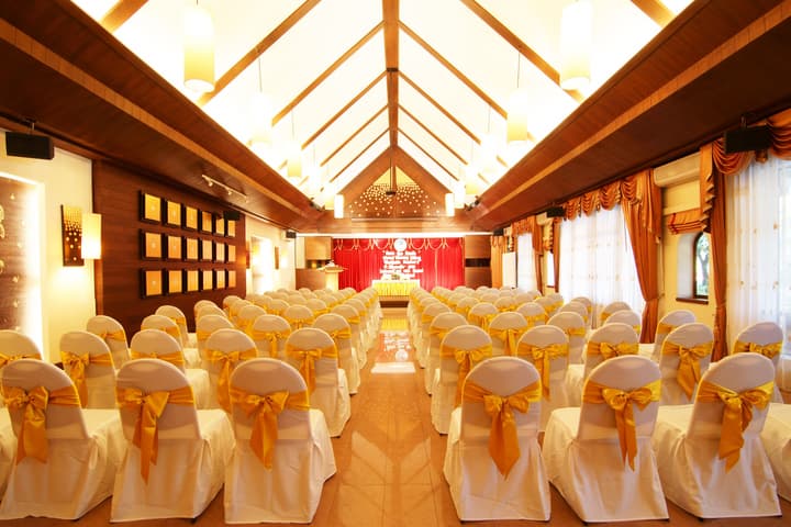 Laluna Hotel & Resort
