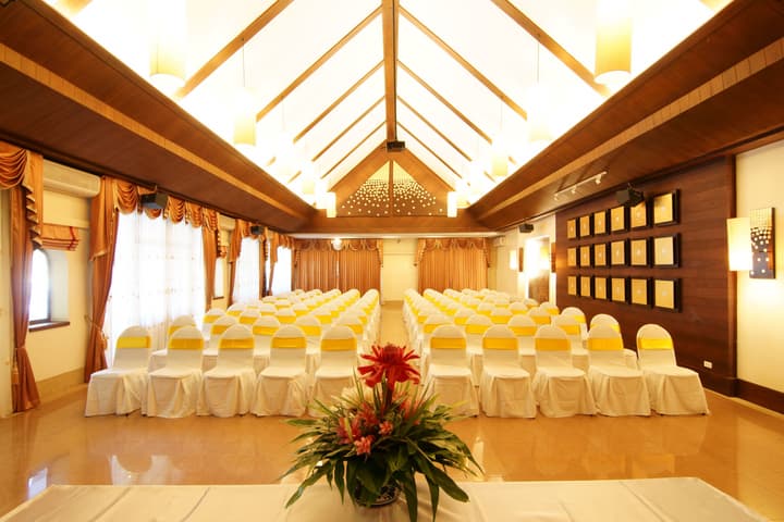 Laluna Hotel & Resort