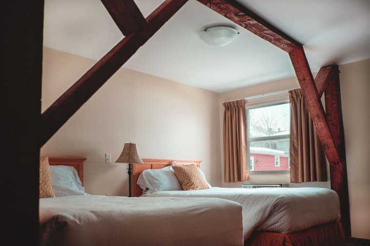Smugglers Cove Inn