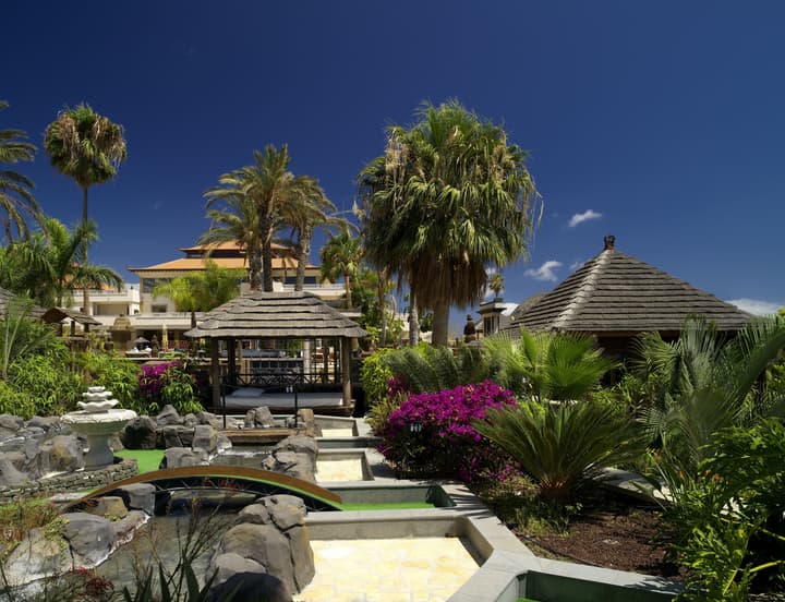 Regency Country Club, Apartments Suites