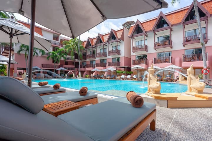 Seaview Patong Hotel