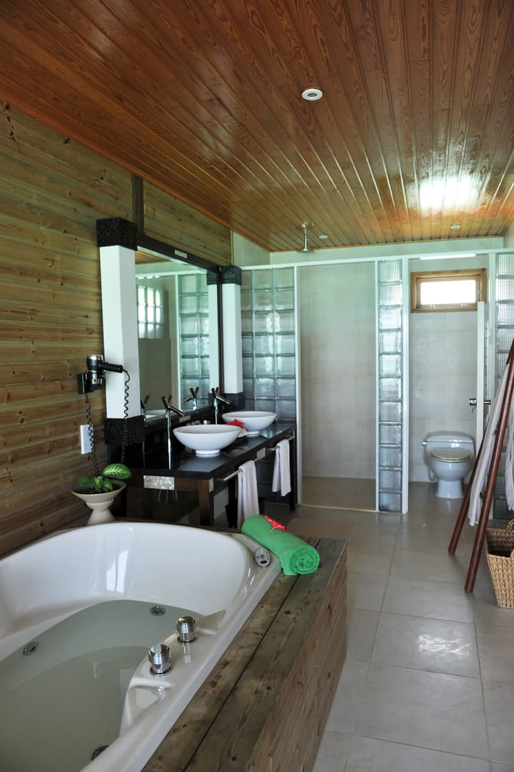 Komandoo Maldives Island Resort