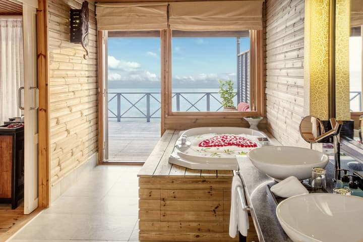 Komandoo Maldives Island Resort