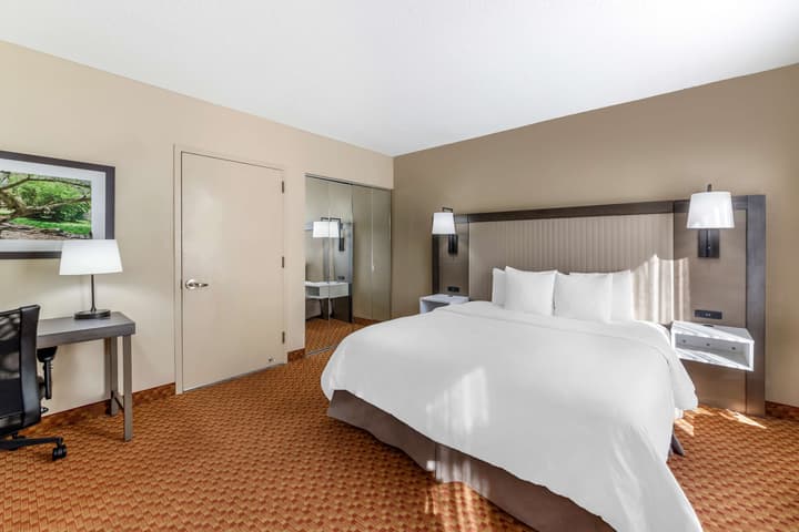 Best Western Plus Kendall Hotel & Suites