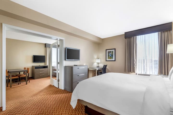 Best Western Plus Kendall Hotel & Suites