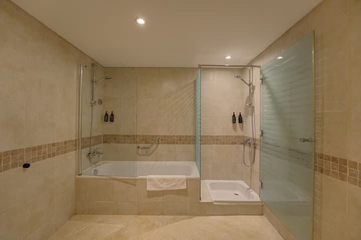 Millennium Lakeview Hotel