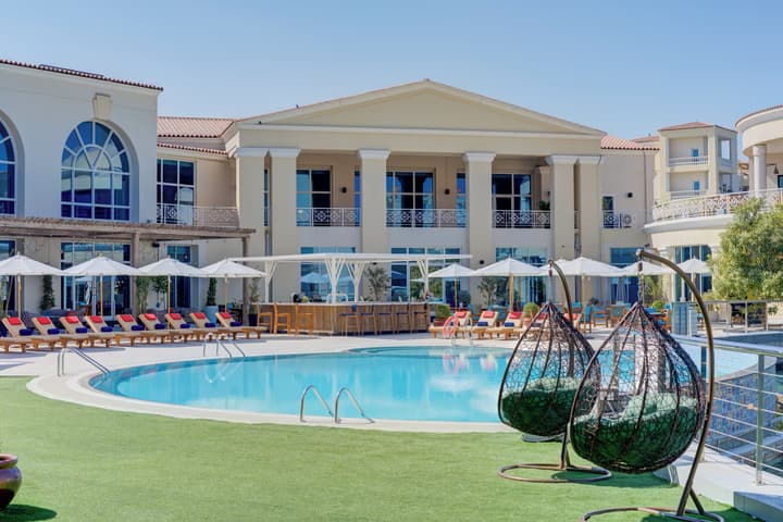 Millennium Lakeview Hotel