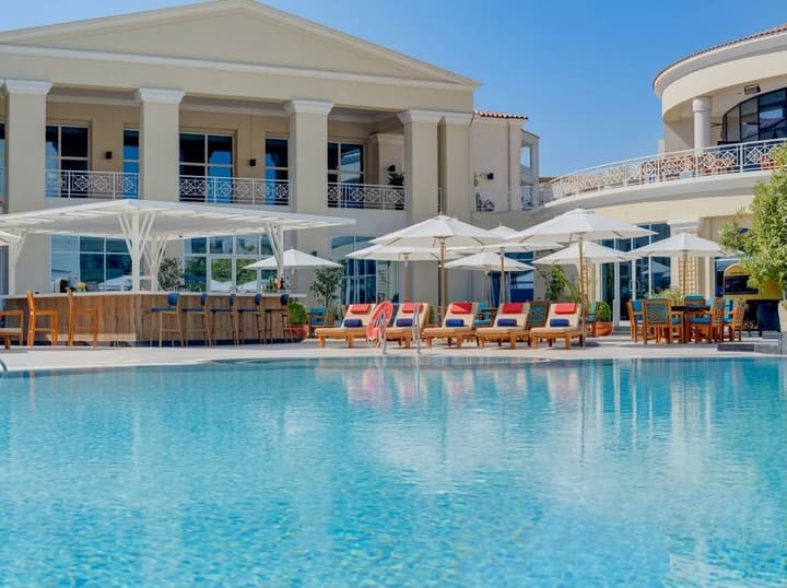 Millennium Lakeview Hotel