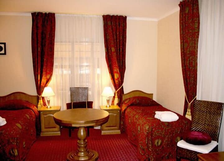 Monte Kristo Hotel