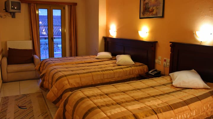 Hotel Kosta Famissi