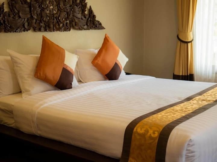Kanok Buri Resort
