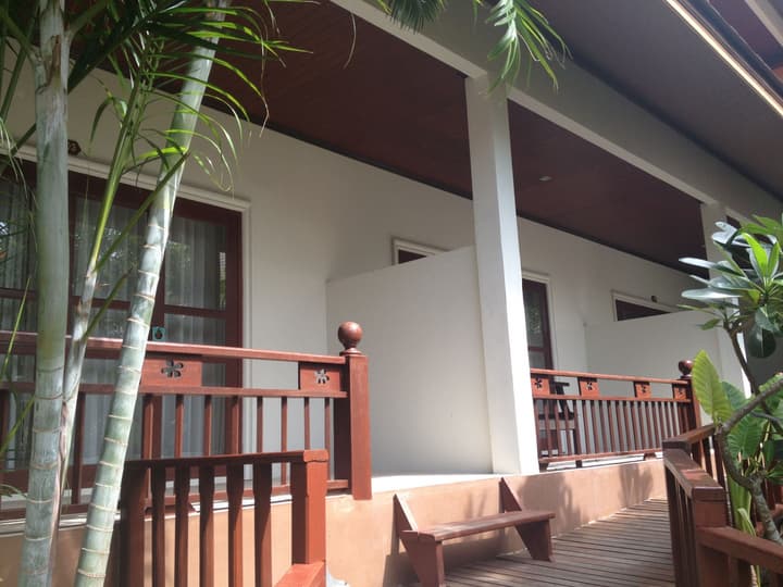 Kanok Buri Resort