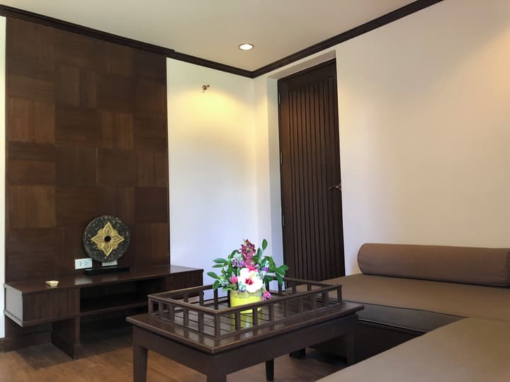 Kanok Buri Resort