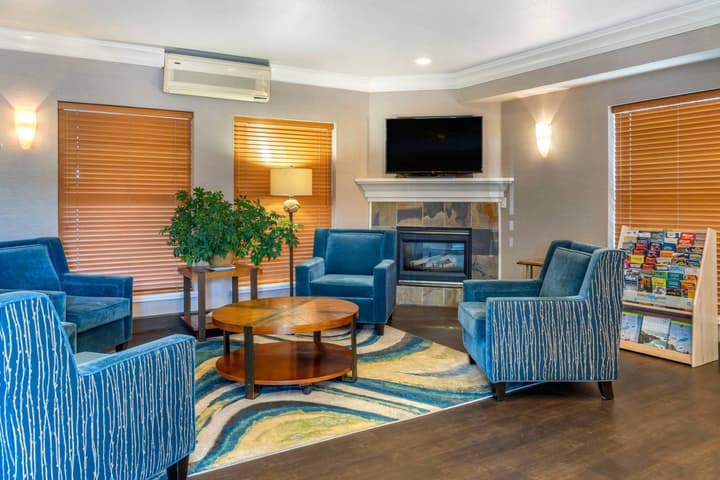 Elizabeth Oceanfront Suites, an Ascend Collection Hotel