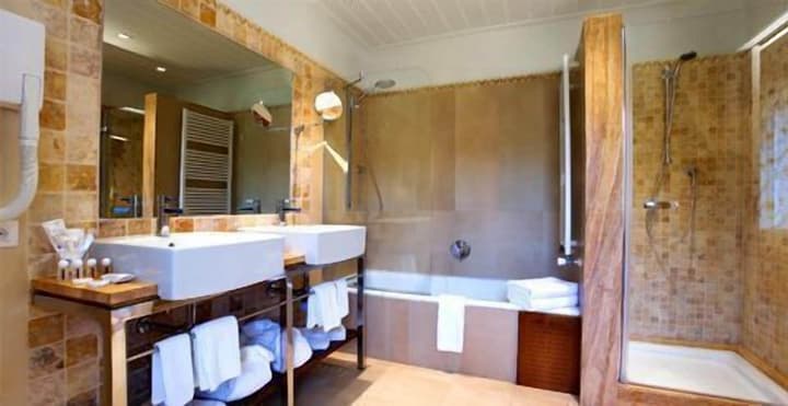Hotel Les Rotes