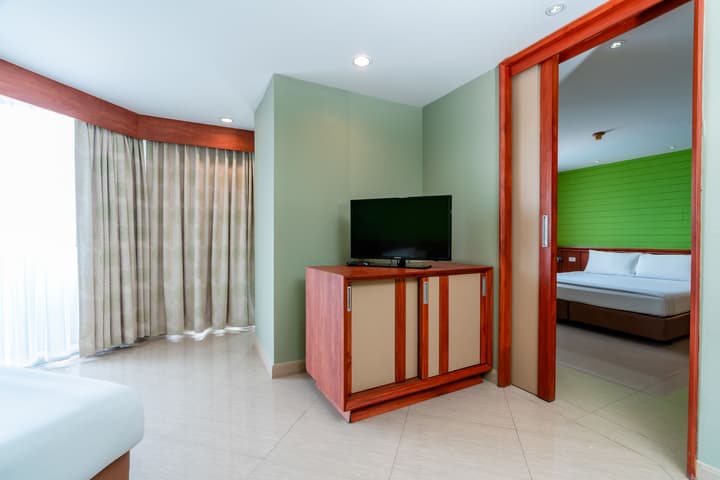 Long Beach Cha-Am Hotel