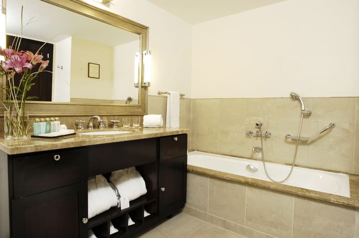 El Casco Art Hotel