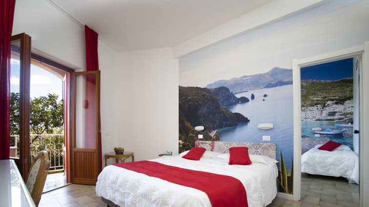 Perla del Golfo Resort